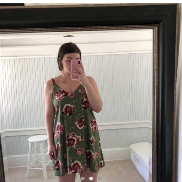 Lulu’s Floral Deep Back Dress - Picture 2 of 3